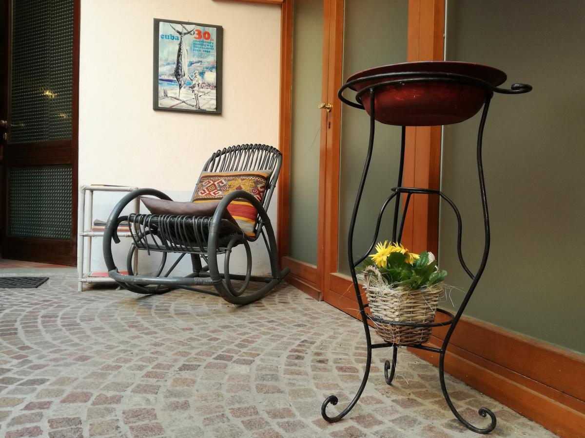 Casa Asso Di Coppe B&B Alba  Luaran gambar